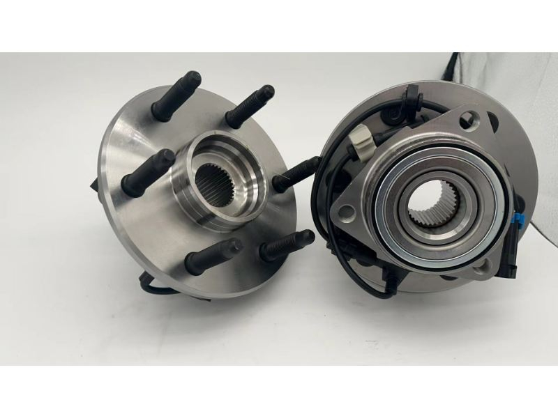 GMB:GH30850 T-139 RBCN515036 / RM930909 / The front wheels of the four-wheel drive version of the imported Cadillac Escalade (1998-2006) 