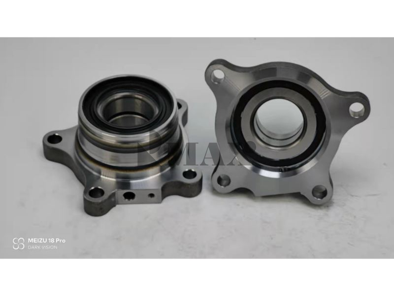 42450-60060 / RM930304 / The left rear wheel of Toyota Prado