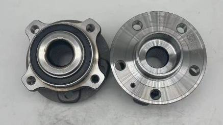 931040 / RM931040 / The rear wheels of Zeekr X and Geely Smart.