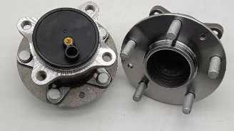 BELG-26-15X / RM931062 / The rear wheels of the Mazda 3 Axela (2019 and later), the Mazda 3 Next Generation and the new Mazda 3. 