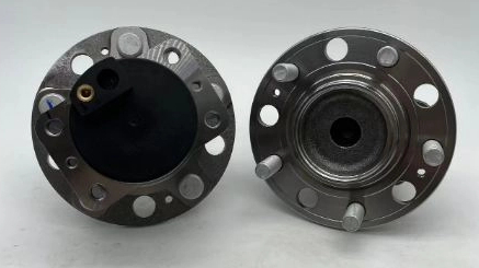 3503230-W03 / RM931070R / The right rear wheel of the 2017 - model Changan CS35.