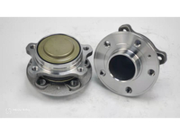 31476968 / RM930753 / The rear wheels of the 2017 - onward Volvo S90 two - wheel - drive model.