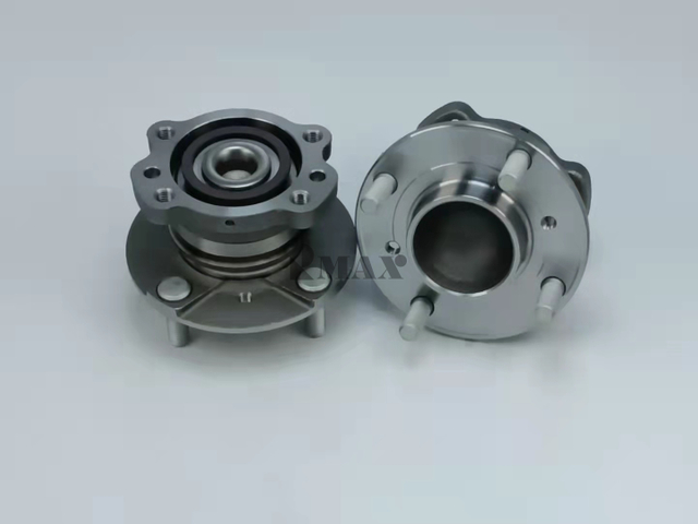 JDCD2C299B515/RM930132/The rear wheels of the 2013 Ford Ecosport