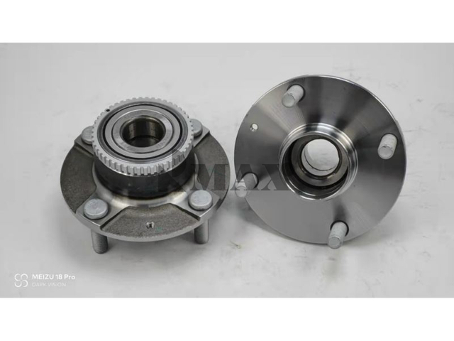 23517715 / RM930323 / The rear wheels of the Baojun 310