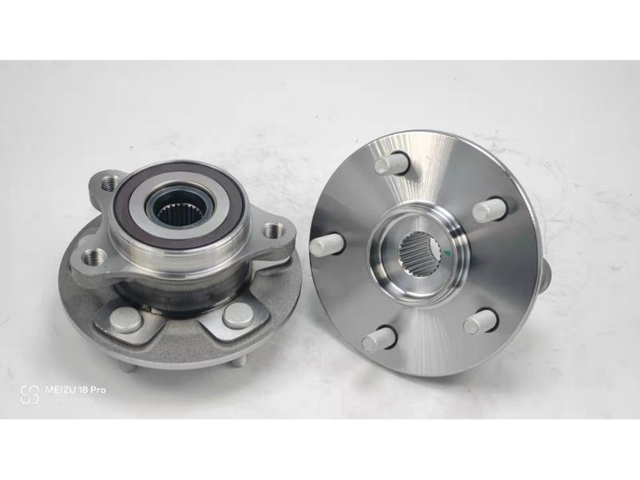 CPL930629 / RM930629 / The front wheels of the Toyota C-HR