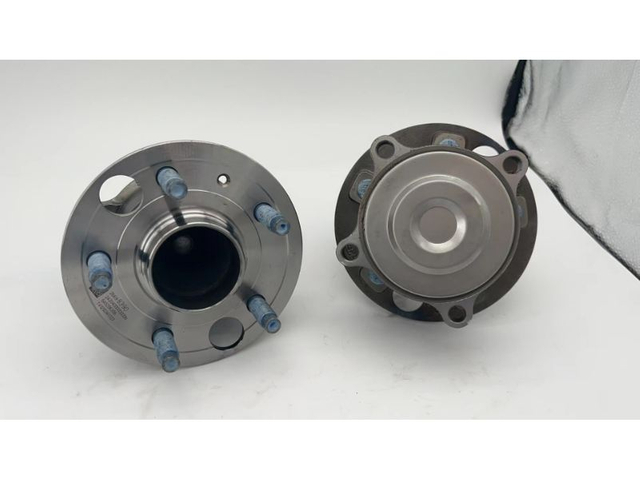 26698390 / RM931004 / The rear wheels of the Buick Encore (2019 and later)