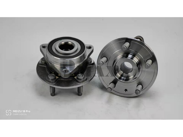 13517459 / RM930336 / The front wheels of the Buick Verano