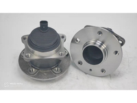 3104100-0010 / RM930758 / The rear wheels of Kowloon IFA.