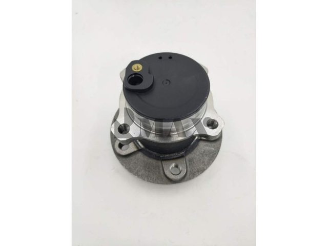 100000924 / RM930292 / The rear wheels of Qoros 3