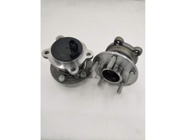 DV61-2C299-APA / RM930279 / The rear wheels of the two-wheel drive Ford Escape