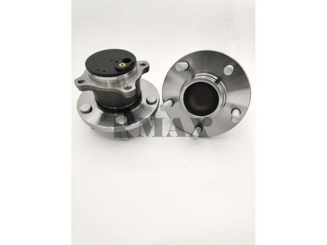 BP4K-26-15XA / RM930339 / The rear wheels of the Mazda 5