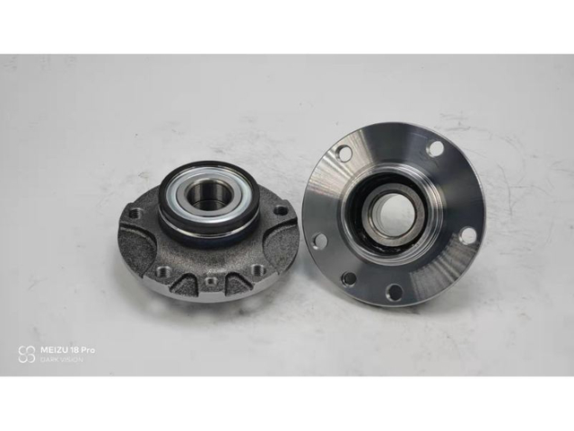 68082150AA/512510 / RM930648 / The rear wheels of the Fiat Viaggio