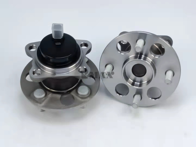 42450-52060/RM930142/The rear wheels of the 2008 Toyota Vios