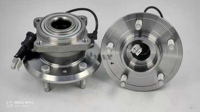 96626080/RM930165/The rear wheels of Chevrolet Captiva