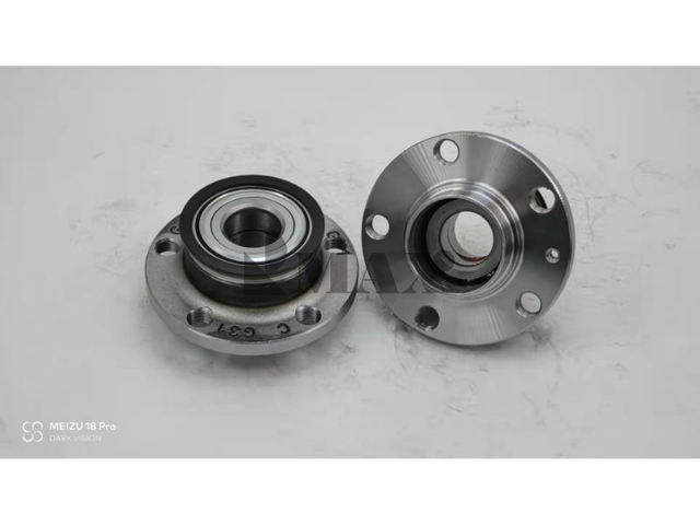 6RD 501 611A / RM930238 / The rear wheels of the new Volkswagen Santana