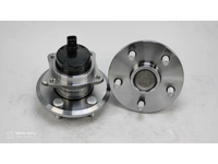 42450-32040 / RM930525 / The rear wheel of the Toyota Prius 1.5L.