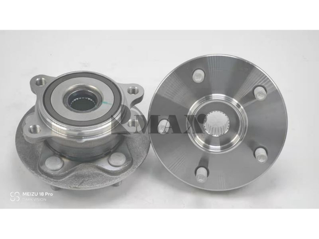 66BWK / RM930370 / The front wheels of the 2018 Camry with 26 teeth.