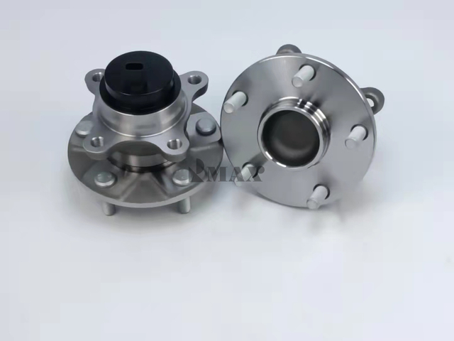 43560-0N010 /RM930170/The front wheels of Toyota Crown/Mark X