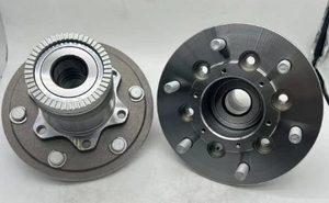 N350PPS / RM931047 / The front wheels of the Wuling Rongguang New Truck with National VI emission standard.