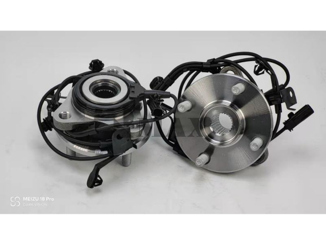 43550-0D080 / RM930255 / The right front wheel of the 2013 Toyota Vios