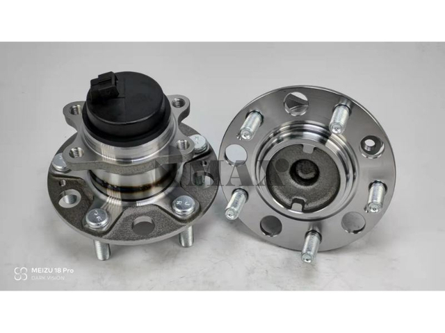 52730-0Q100 / RM930216 / The rear wheels of the 2023 Elantra