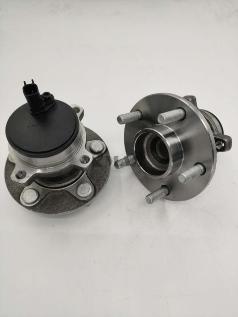 3M51-2C299 ABS/RM930158/The rear wheels of the Ford Focus with ABS (Anti-lock Braking System)