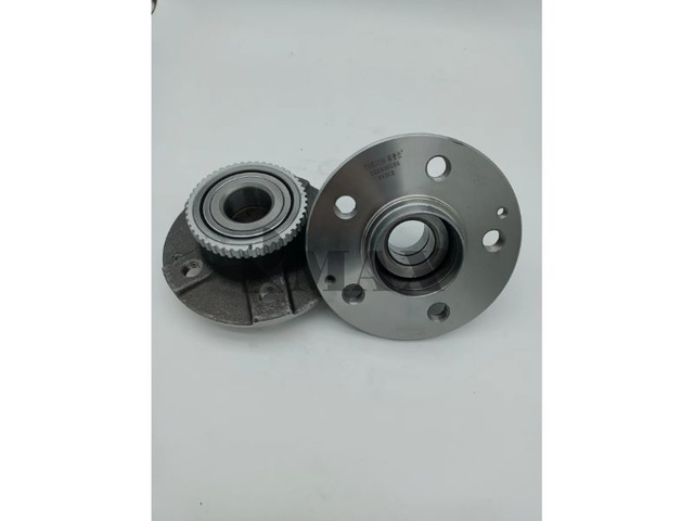 10103882 / RM930288 / The rear wheels of Roewe 350