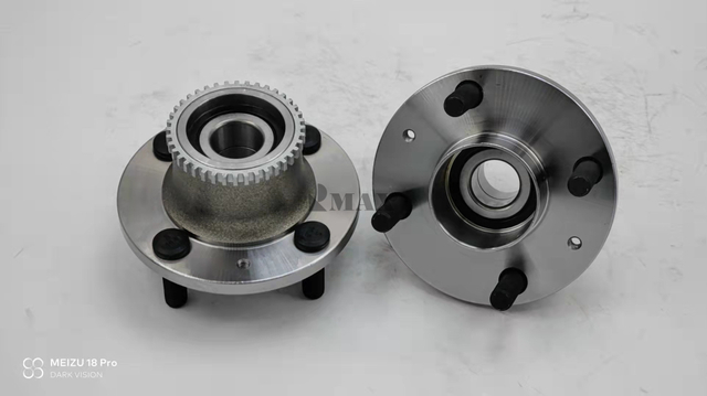 95903586 / RM930174 / The rear wheel of Lova